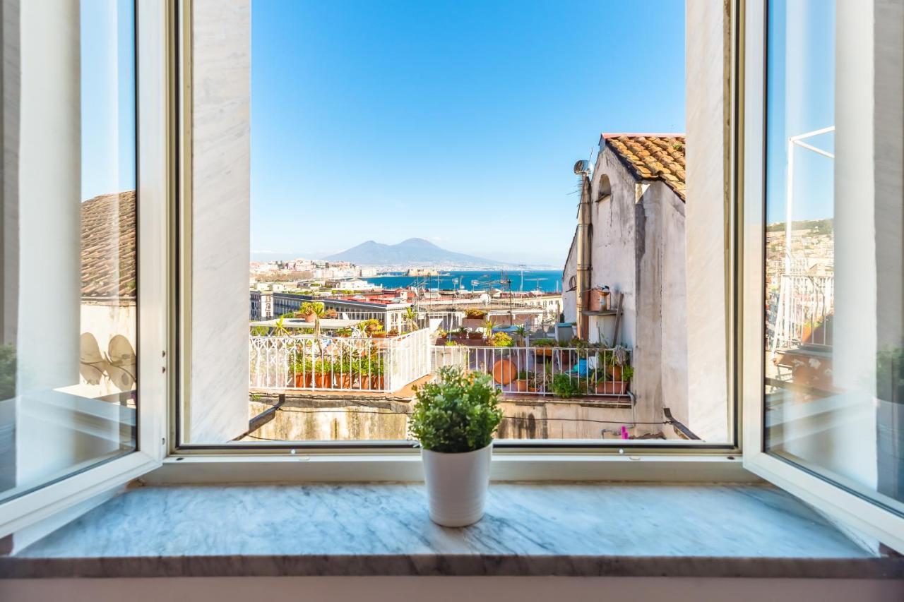 Seaview Apartment In Posillipo By Wonderful Italy Пескьера-дель-Гарда Экстерьер фото
